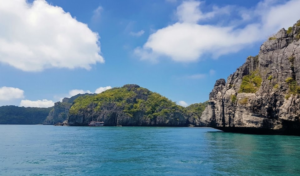 Strand von Ko Wua Ta Lap und türkisfarbene Lagune